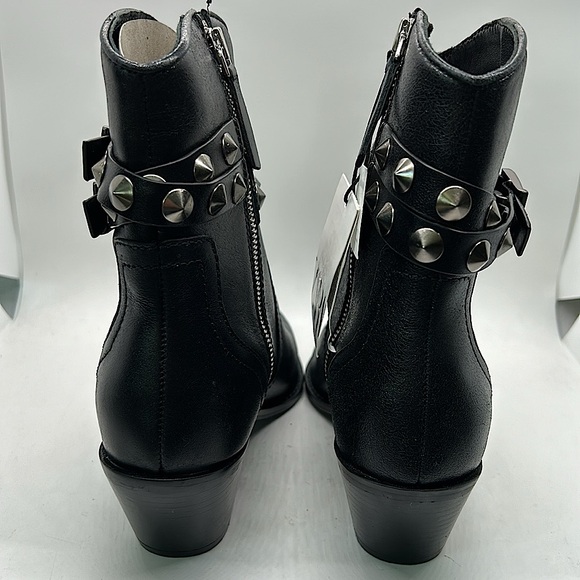 Zara NWT Black Leather Studded Heel Ankle
Booties Shoes **Size 39/US 8**🔥🔥 - Picture 5 of 7